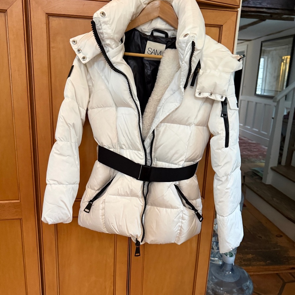 SAM. BELTED WHITE WINTER PUFFER COAT